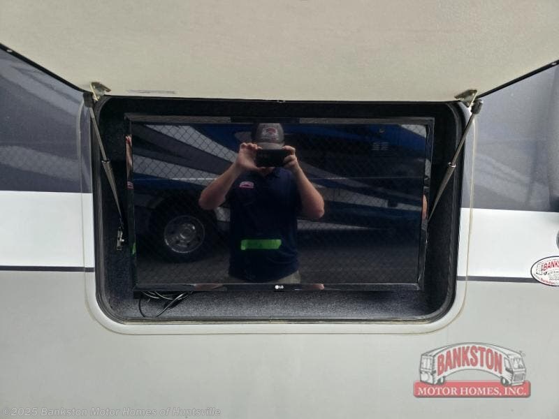 Used 2020 Tiffin Wayfarer 24 TW available in Huntsville, Alabama