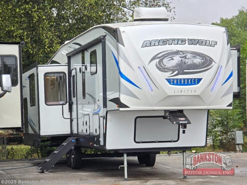 Email now about this 2020 Forest River Cherokee Arctic Wolf Suite 3550! Used 2020 Forest River Cherokee Arctic Wolf Suite 3550 available in Huntsville, Alabama