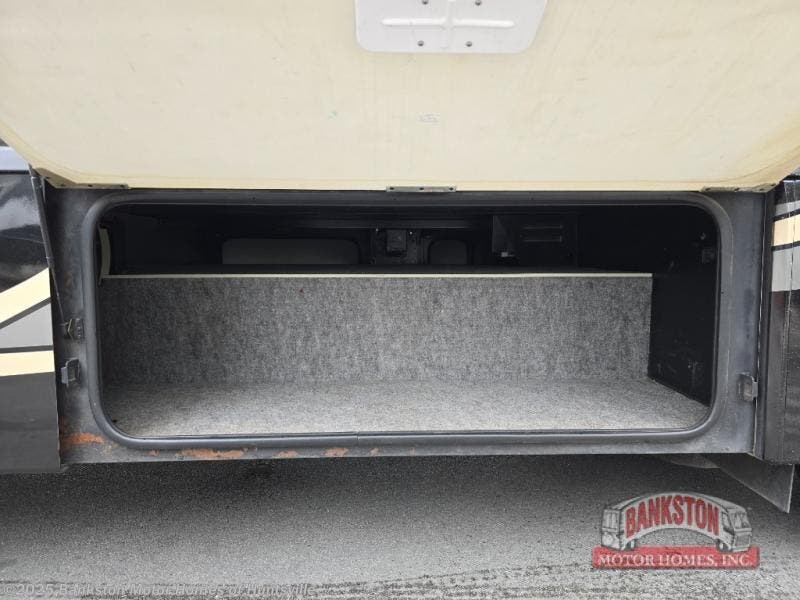 Used 2011 Itasca Suncruiser 32H available in Huntsville, Alabama