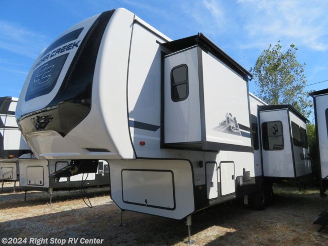 2024 Forest River Cedar Creek Experience 3125RD - New Fifth Wheel For Sale by Right Stop RV Center in Lebanon Junction, Kentucky