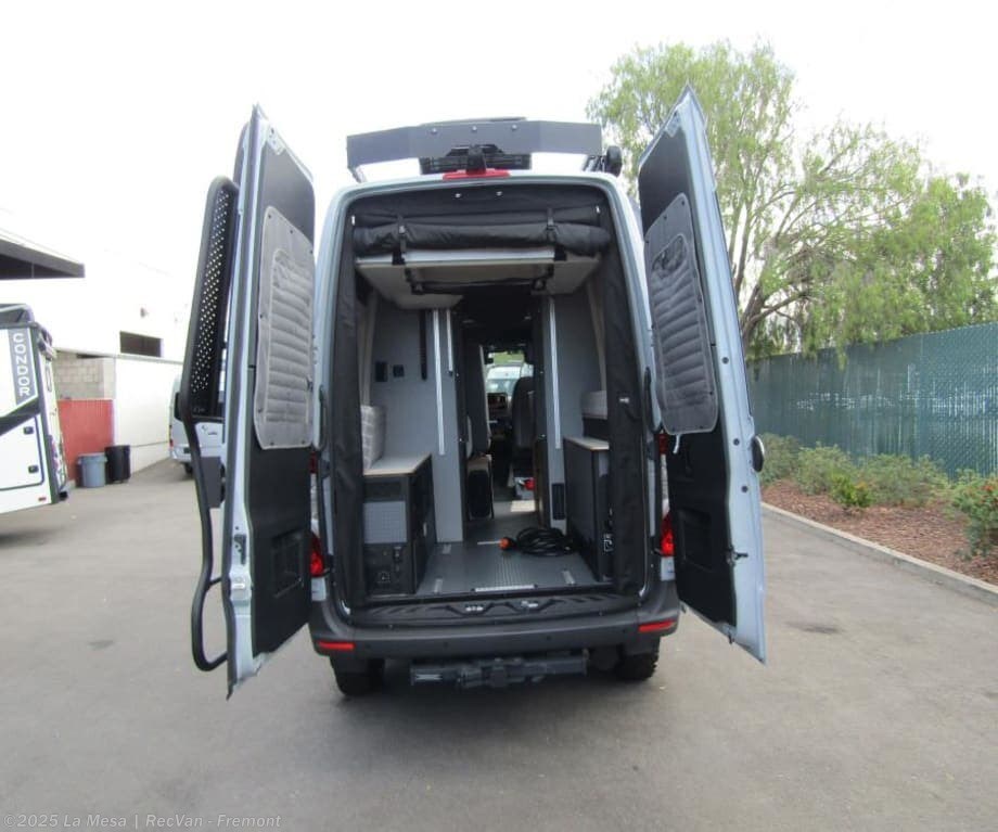 Contact us now about this 2026 Winnebago Revel BMB44E-2.5-1! 2026 Revel BMB44E-2.5-1 by Winnebago from La Mesa | RecVan - Fremont in Fremont, California