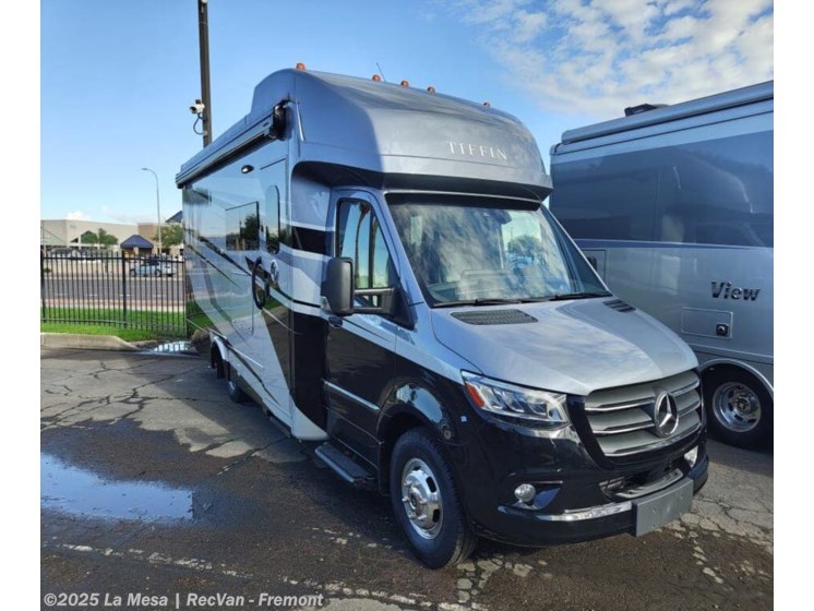 Email now about this 2026 Tiffin Wayfarer 25XRW! New 2026 Tiffin Wayfarer 25XRW available in Fremont, California