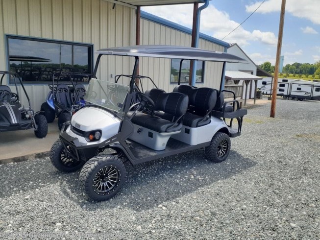 2022 Miscellaneous E-Z-GO Express™ L6 Gas Platinum 2022 Miscellaneous E-Z-GO Express™ L6 Gas Platinum