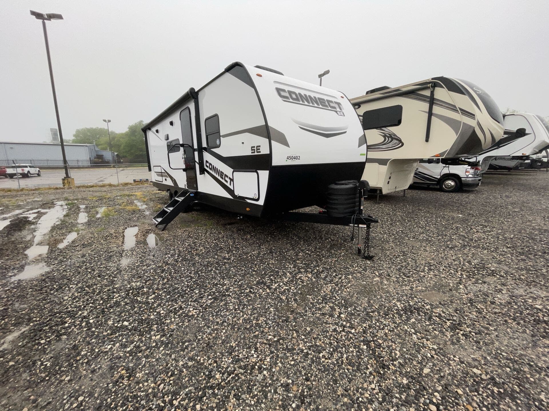 Email now about this 2025 K-Z Connect SE 241BHK! New 2025 K-Z Connect SE 241BHK available in Kerrville, Texas