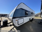 Call now about this 2025 CrossRoads Zinger Lite 252BH! 2025 CrossRoads Zinger Lite 252BH - New Travel Trailer For Sale by Blue Compass RV Dallas in Mesquite, Texas