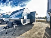 Call now about this 2025 CrossRoads Zinger 290QB! 2025 CrossRoads Zinger 290QB - New Travel Trailer For Sale by Blue Compass RV Dallas in Mesquite, Texas