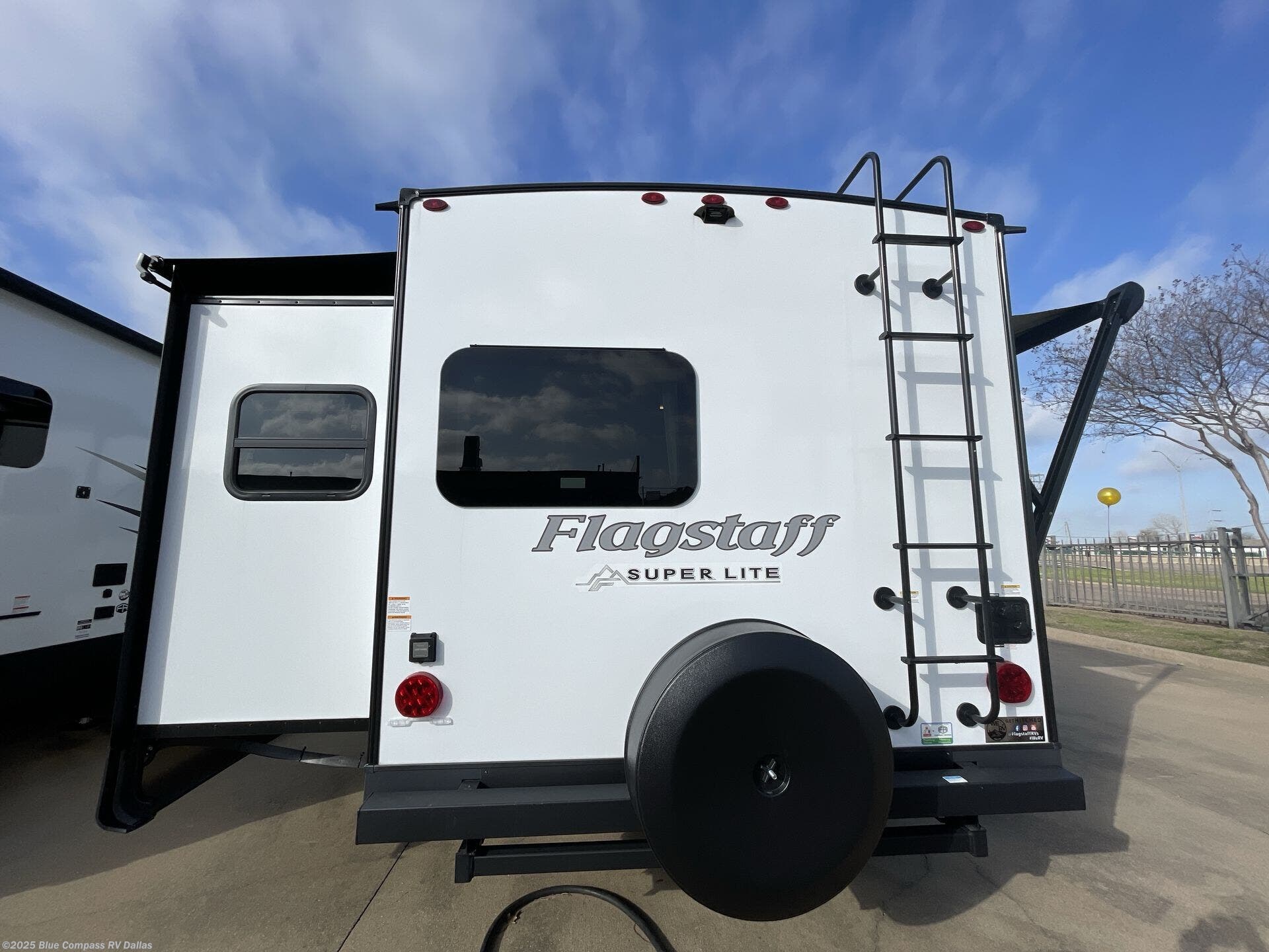 Contact us now about this 2025 Forest River Flagstaff Super Lite 26FKBS! 2025 Flagstaff Super Lite 26FKBS by Forest River from Blue Compass RV Dallas in Mesquite, Texas