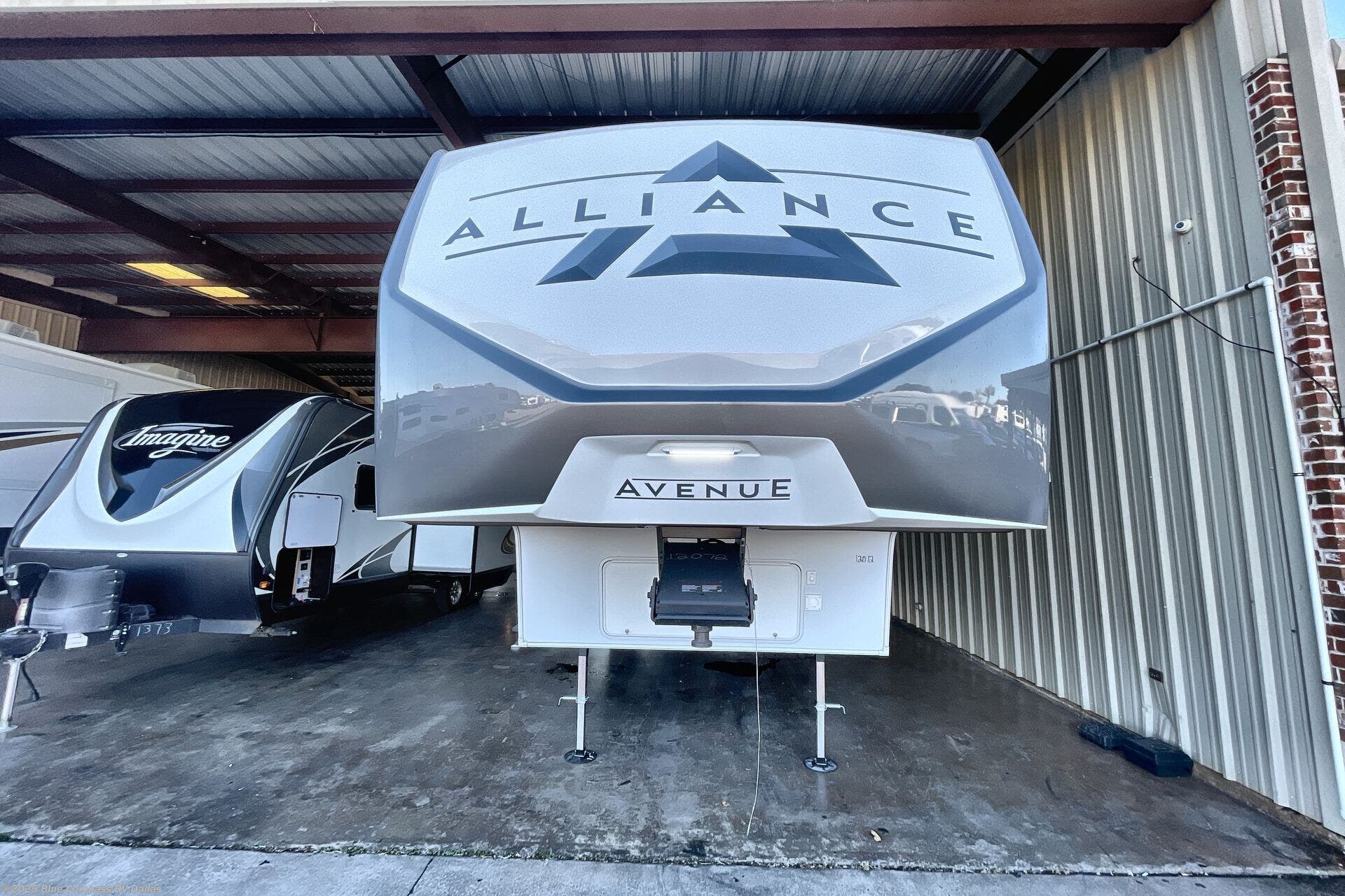 Contact us now about this 2026 Alliance RV Avenue 32RLS! 2026 Avenue 32RLS by Alliance RV from Blue Compass RV Dallas in Mesquite, Texas