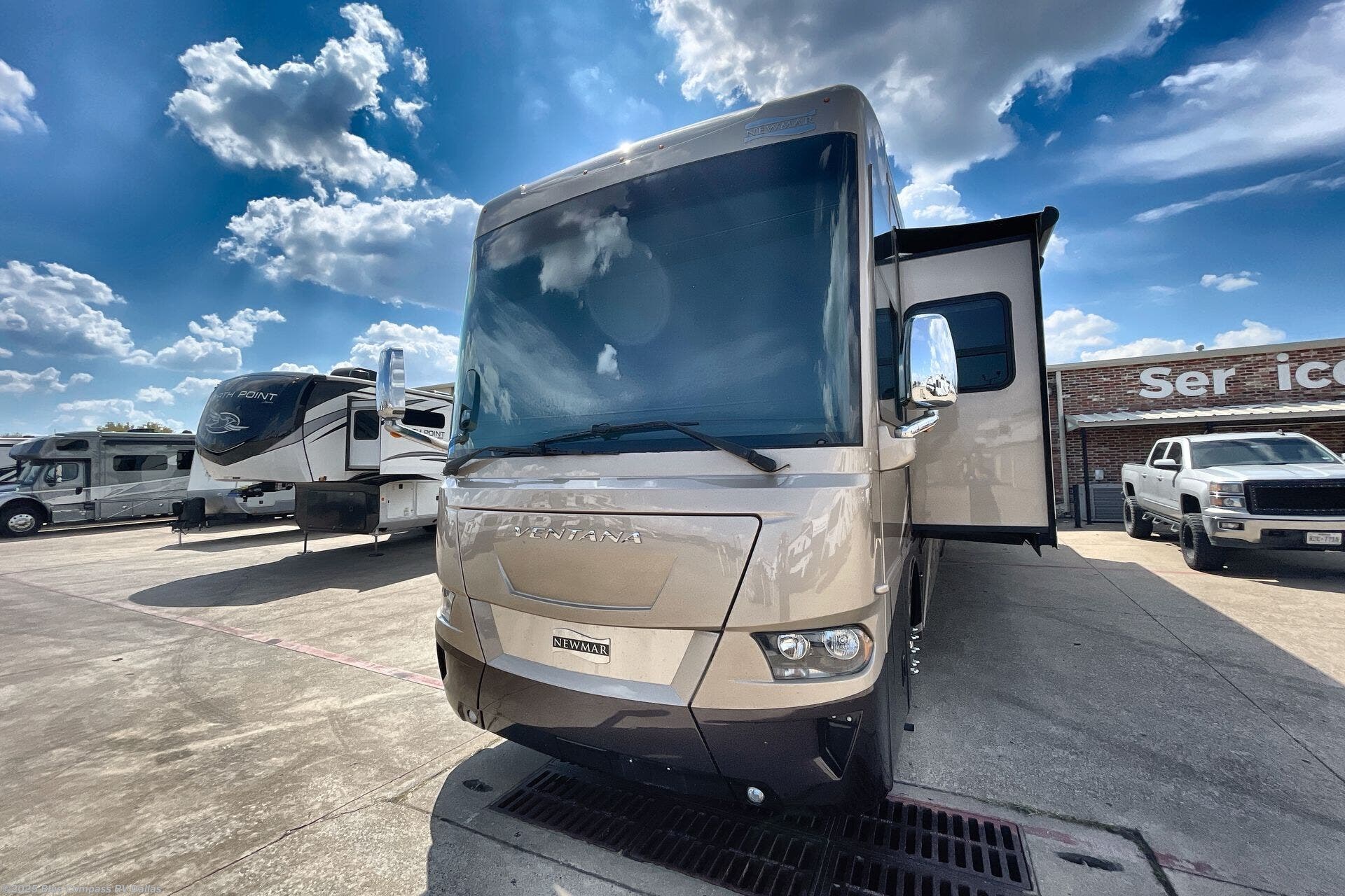 Contact us now about this 2020 Newmar Ventana 4326! 2020 Ventana 4326 by Newmar from Blue Compass RV Dallas in Mesquite, Texas