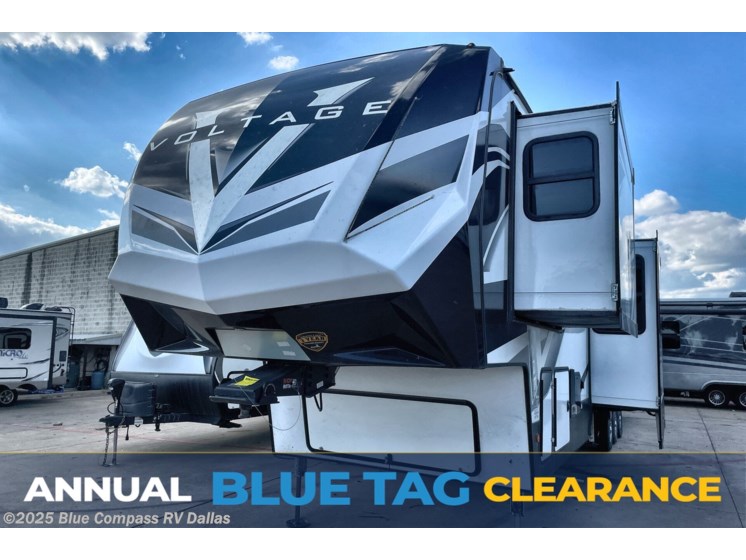 Email now about this 2022 Dutchmen Voltage VT4245! Used 2022 Dutchmen Voltage VT4245 available in Mesquite, Texas