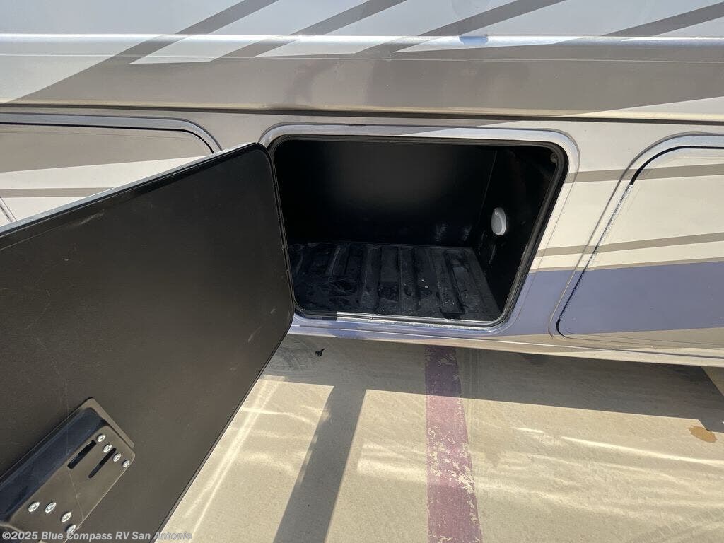 Used 2023 Thor Motor Coach Luminate BB35 available in San Antonio, Texas