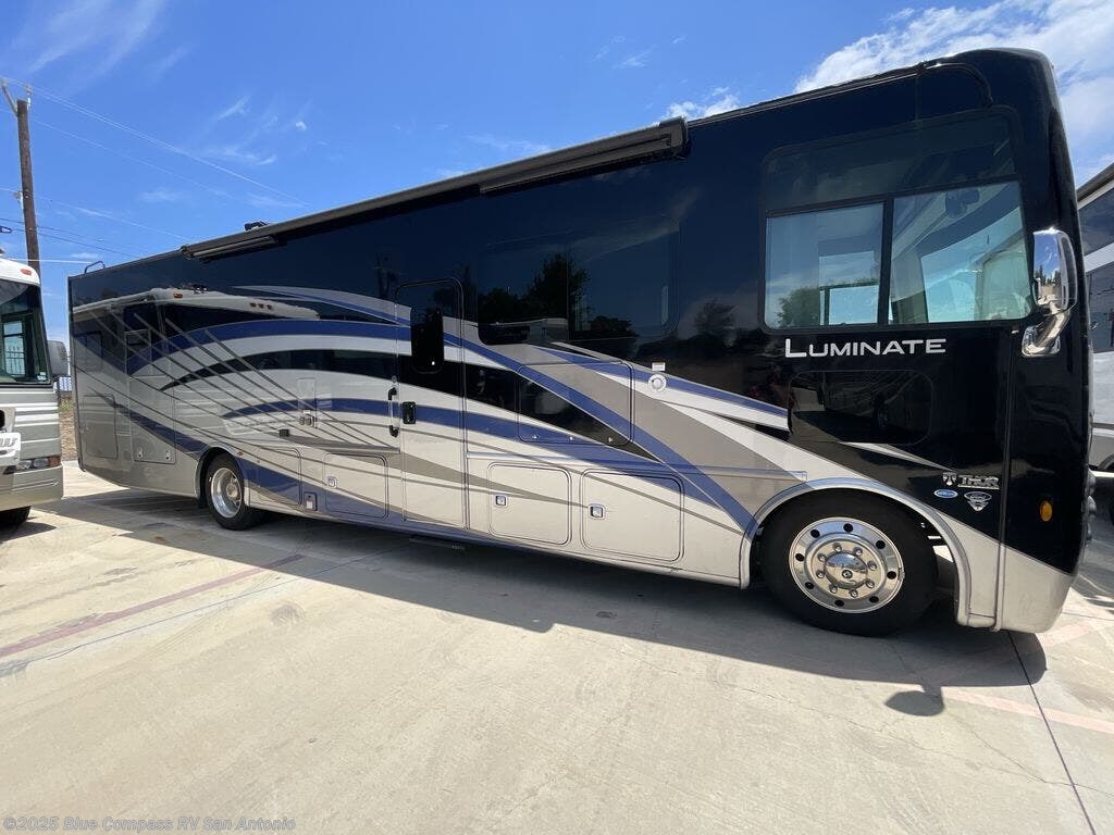 Email now about this 2023 Thor Motor Coach Luminate BB35! Used 2023 Thor Motor Coach Luminate BB35 available in San Antonio, Texas