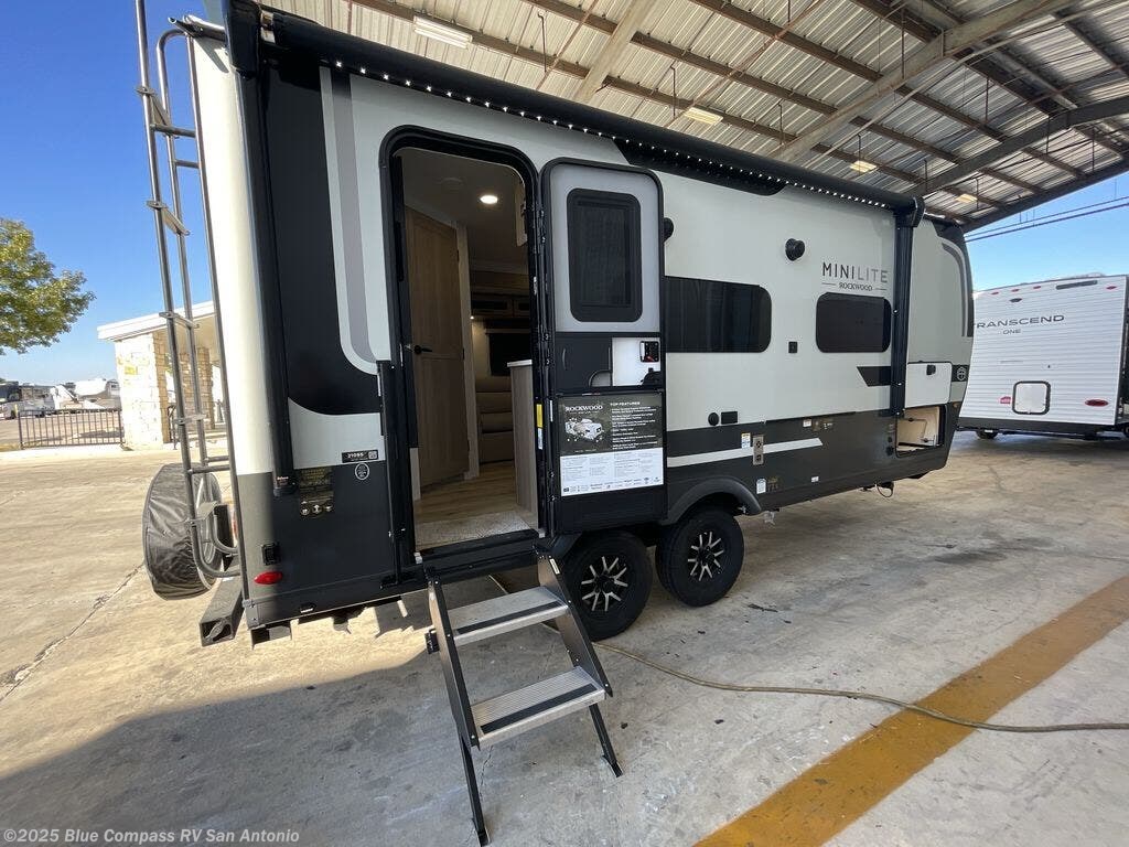 Contact us now about this 2026 Forest River Rockwood Mini Lite 2109S! 2026 Rockwood Mini Lite 2109S by Forest River from Blue Compass RV San Antonio in San Antonio, Texas