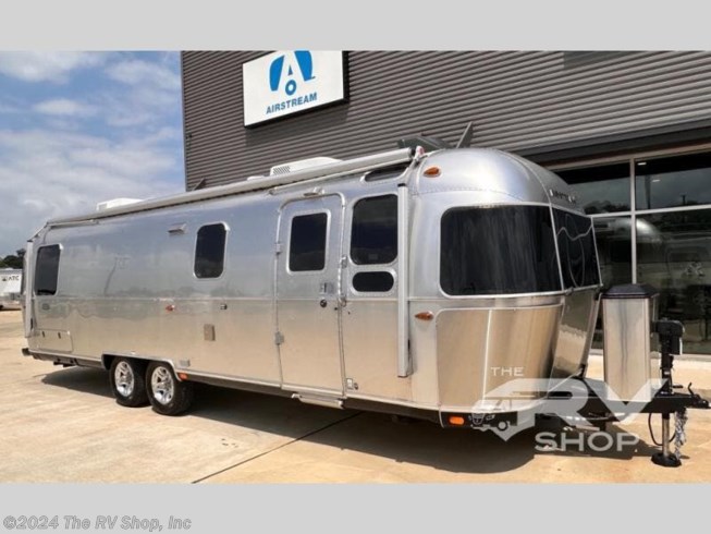 Used 2022 Airstream Classic 30RB Twin available in Baton Rouge, Louisiana