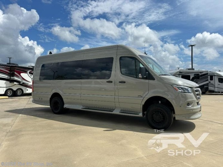 Email now about this 2026 Midwest Daycruiser D6! New 2026 Midwest Daycruiser D6 available in Baton Rouge, Louisiana