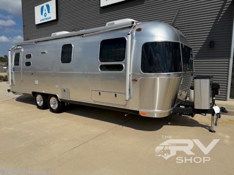 Email now about this 2026 Airstream Globetrotter 27FB Twin! New 2026 Airstream Globetrotter 27FB Twin available in Baton Rouge, Louisiana