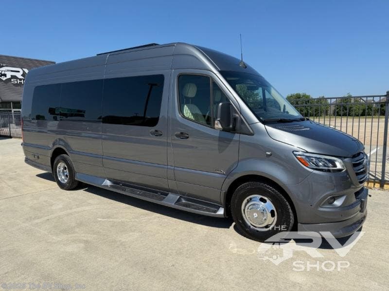 Email now about this 2026 Midwest G-55 and G-45 11 Passenger EXT! New 2026 Midwest G-55 and G-45 11 Passenger EXT available in Baton Rouge, Louisiana