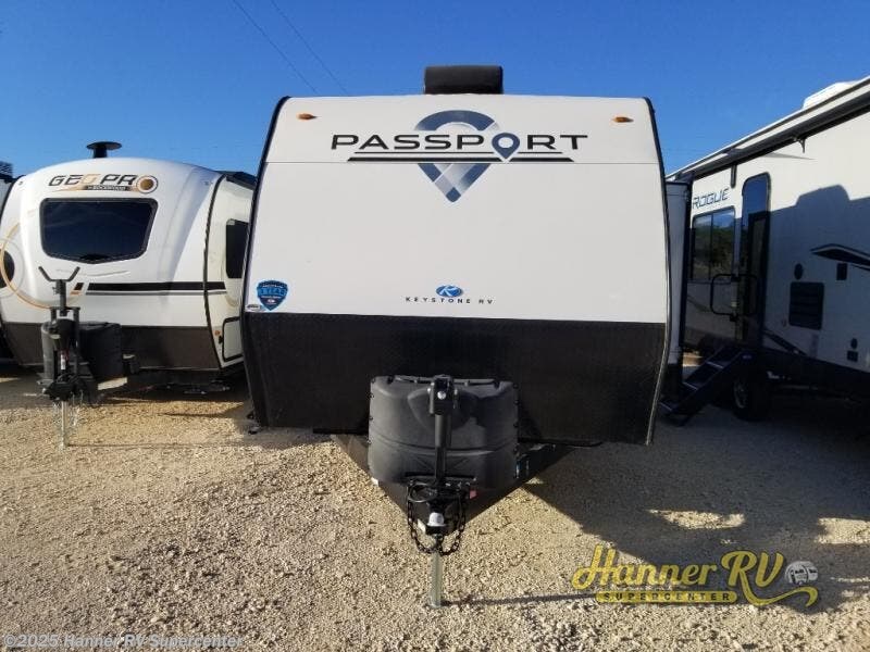 Contact us now about this 2024 Keystone Passport SL 268BH! 2024 Passport SL 268BH by Keystone from Hanner RV Supercenter in Baird, Texas
