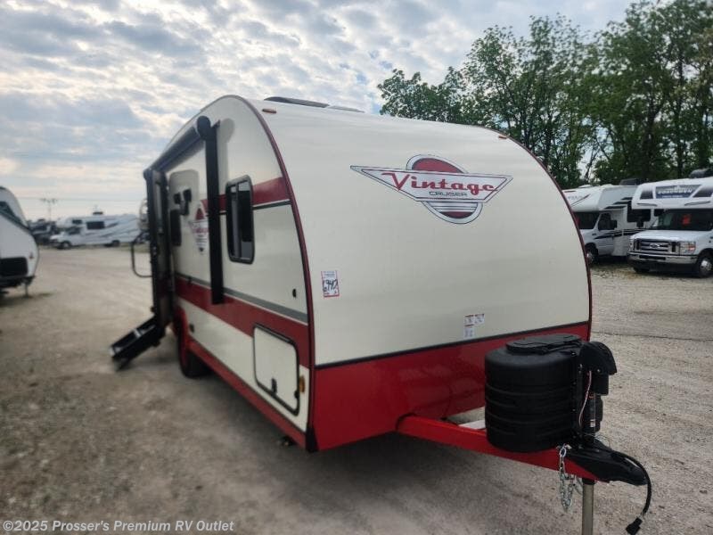 New 2026 Gulf Stream Vintage Cruiser 19CSK available in Sturtevant, Wisconsin