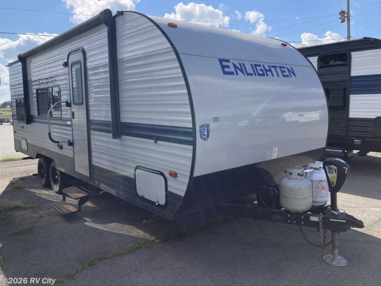 Email now about this 2021 Gulf Stream Enlighten 25BH ! Used 2021 Gulf Stream Enlighten 25BH available in Benton, Arkansas