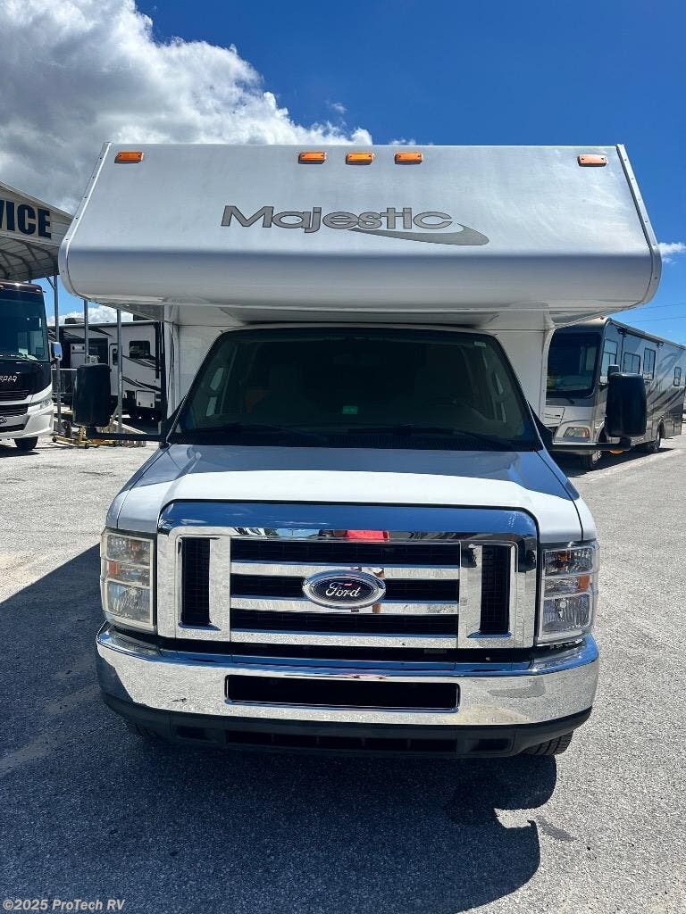 Call now about this 2016 Thor Majestic 23a! 2016 Thor Majestic 23a - Used Class C For Sale by ProTech RV in Clermont, Florida