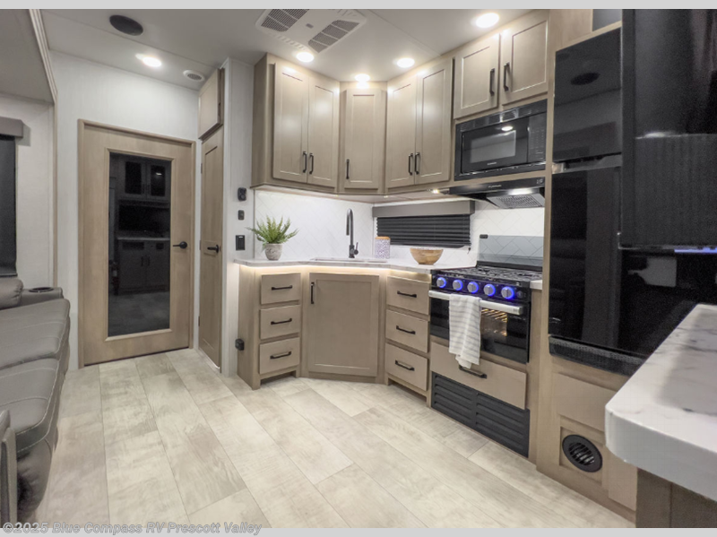 Contact us now about this 2025 Grand Design Momentum G-Class 31G! 2025 Momentum G-Class 31G by Grand Design from Blue Compass RV Prescott Valley in Prescott Valley, Arizona
