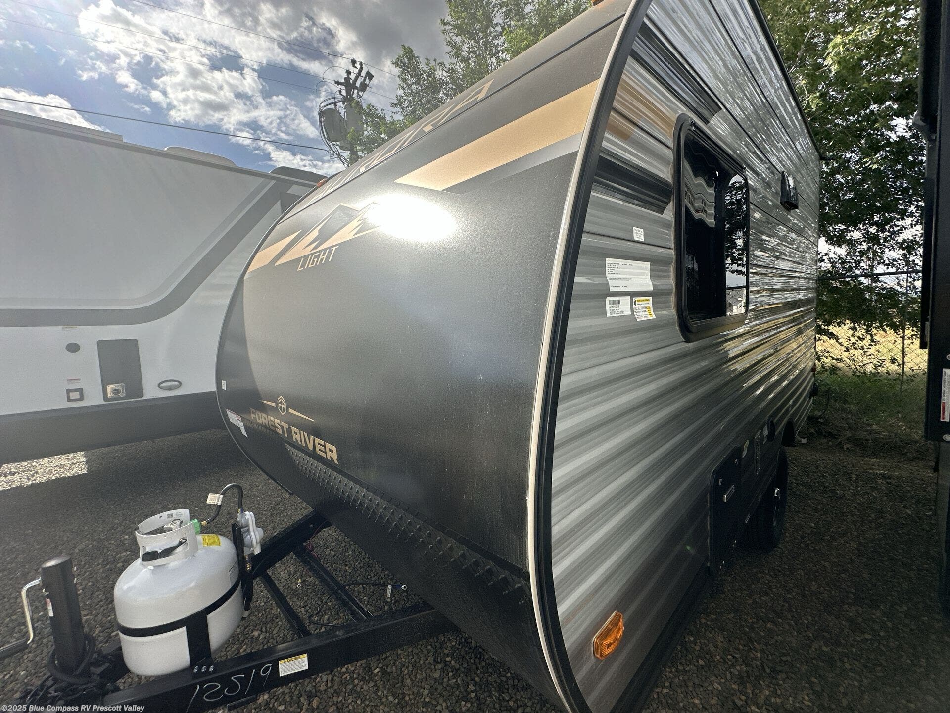 Contact us now about this 2026 Forest River Aurora Light 13RDX! 2026 Aurora Light 13RDX by Forest River from Blue Compass RV Prescott Valley in Prescott Valley, Arizona