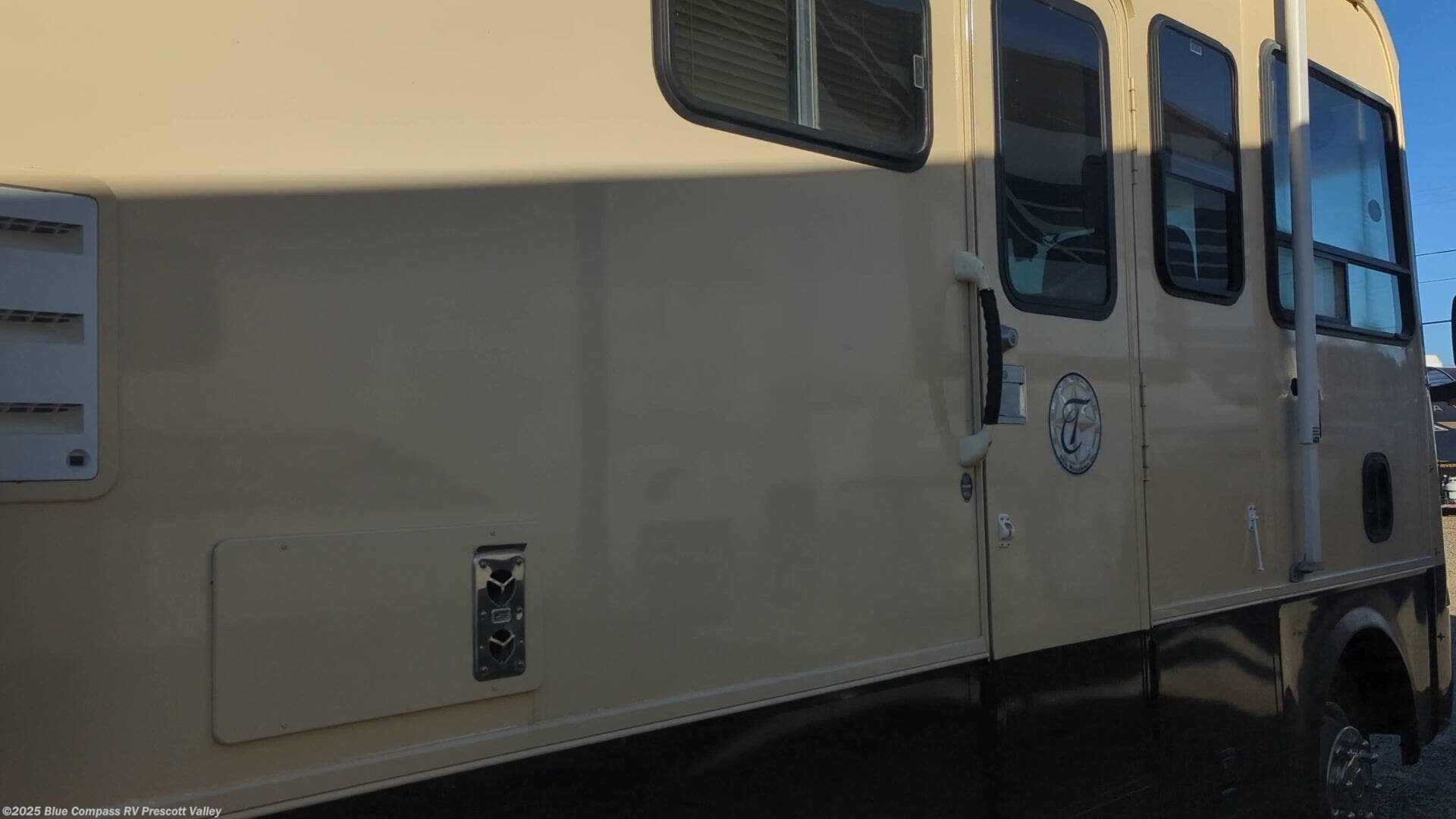 Contact us now about this 2003 Tiffin Phaeton 38GH! 2003 Phaeton 38GH by Tiffin from Blue Compass RV Prescott Valley in Prescott Valley, Arizona