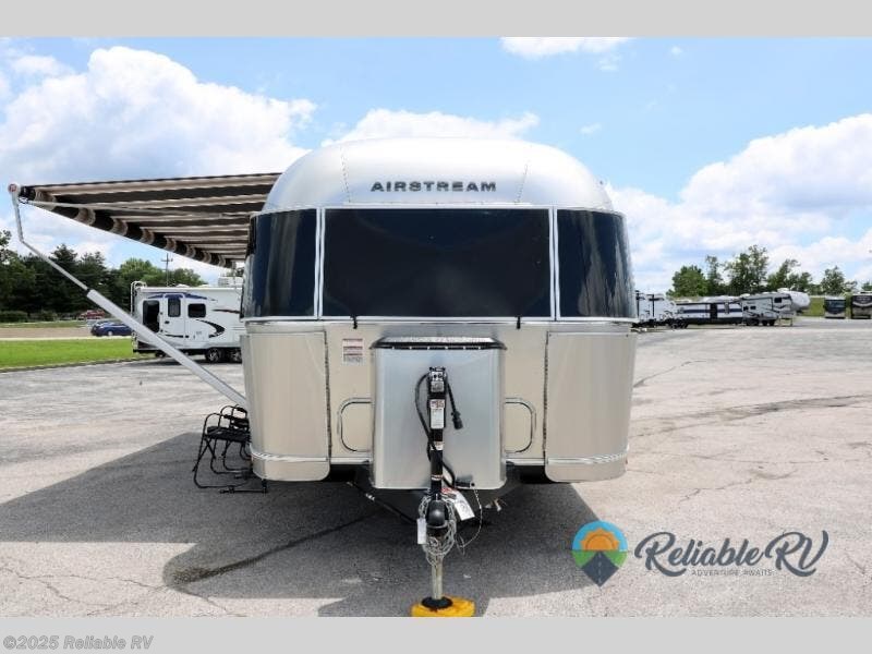New 2025 Airstream Globetrotter 25FB Twin available in Springfield, Missouri
