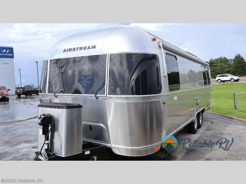 New 2025 Airstream Flying Cloud 27FB available in Springfield, Missouri