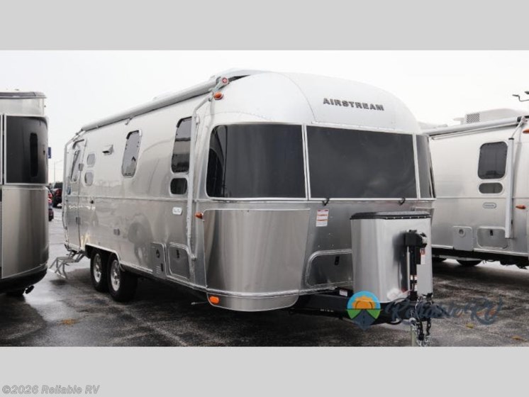 Email now about this 2026 Airstream Flying Cloud 25FB Twin! New 2026 Airstream Flying Cloud 25FB Twin available in Springfield, Missouri