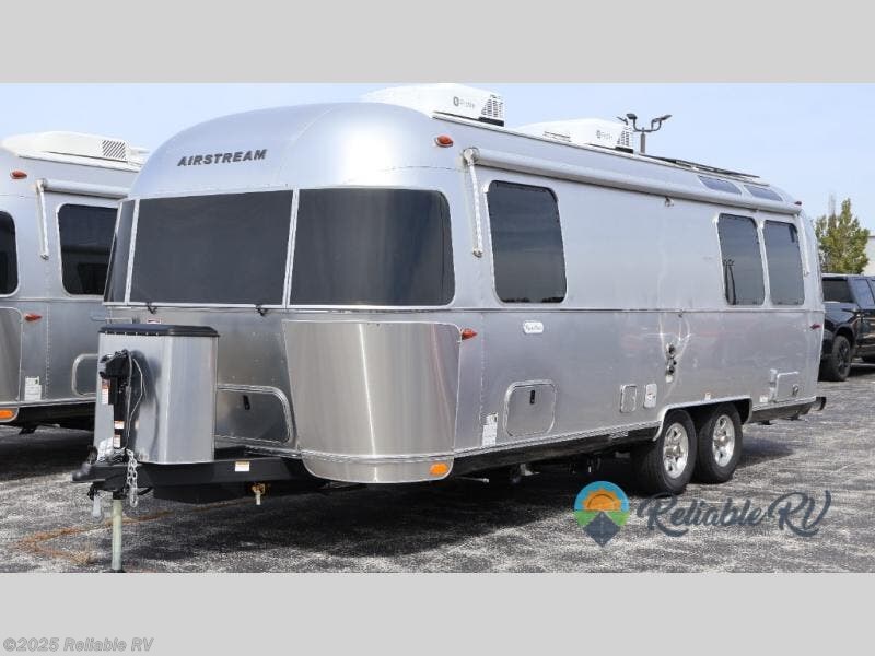 New 2026 Airstream Flying Cloud 25FB Twin available in Springfield, Missouri