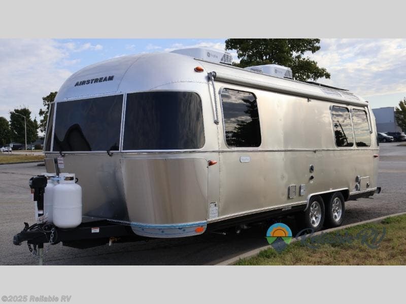 New 2026 Airstream Flying Cloud 25FB available in Springfield, Missouri