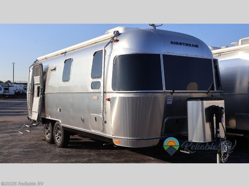 Email now about this 2026 Airstream Trade Wind 25FB! New 2026 Airstream Trade Wind 25FB available in Springfield, Missouri