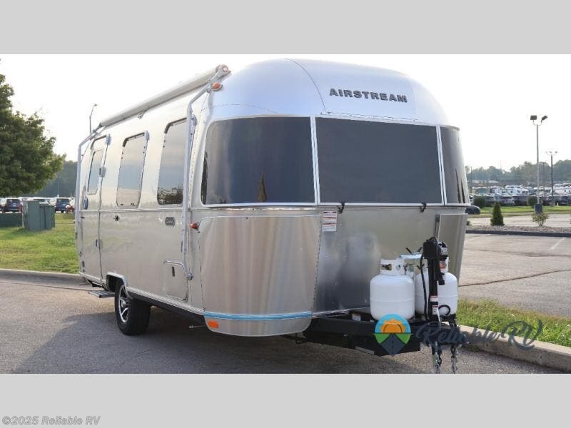 Email now about this 2026 Airstream Caravel 22FB! New 2026 Airstream Caravel 22FB available in Springfield, Missouri