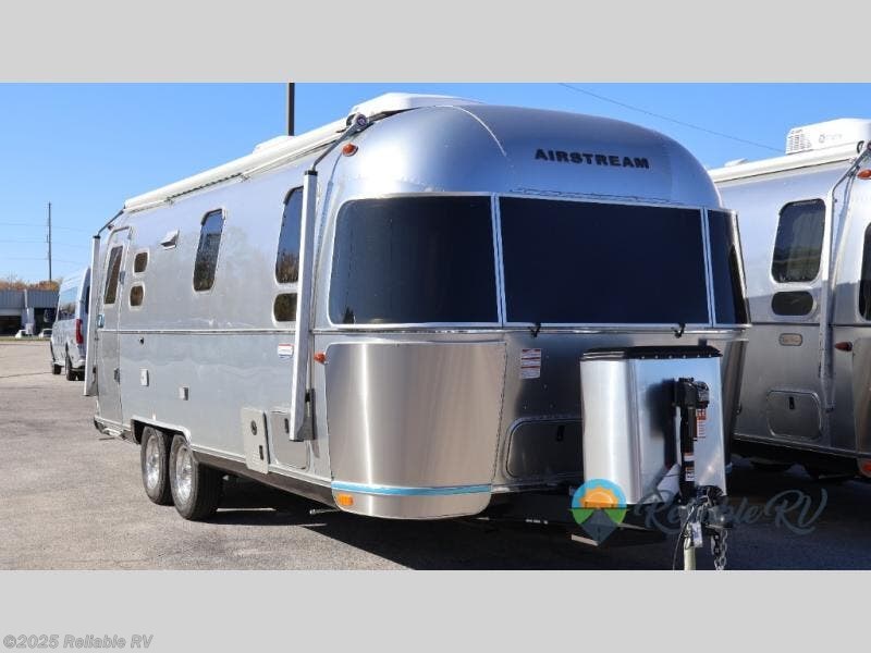 Email now about this 2026 Airstream International 25FB Twin! New 2026 Airstream International 25FB Twin available in Springfield, Missouri