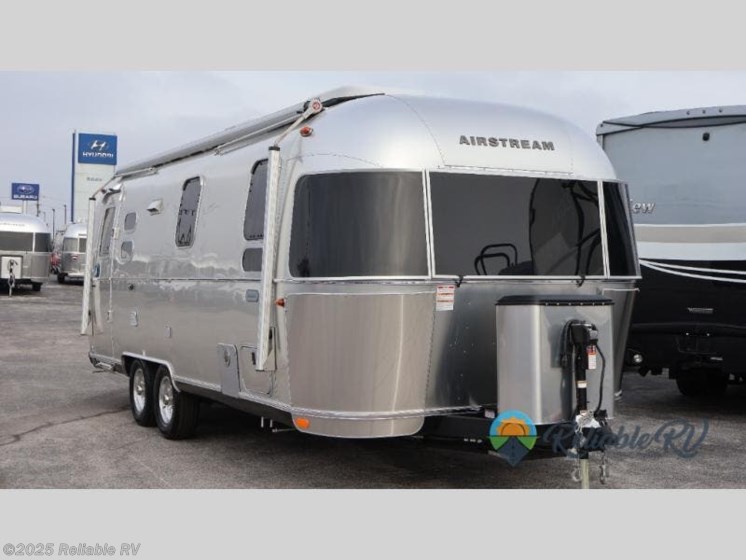 Email now about this 2026 Airstream Globetrotter 25FB! New 2026 Airstream Globetrotter 25FB available in Springfield, Missouri
