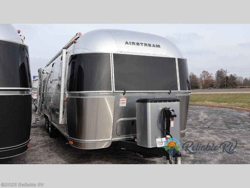Email now about this 2026 Airstream Globetrotter 27FB Twin! New 2026 Airstream Globetrotter 27FB Twin available in Springfield, Missouri