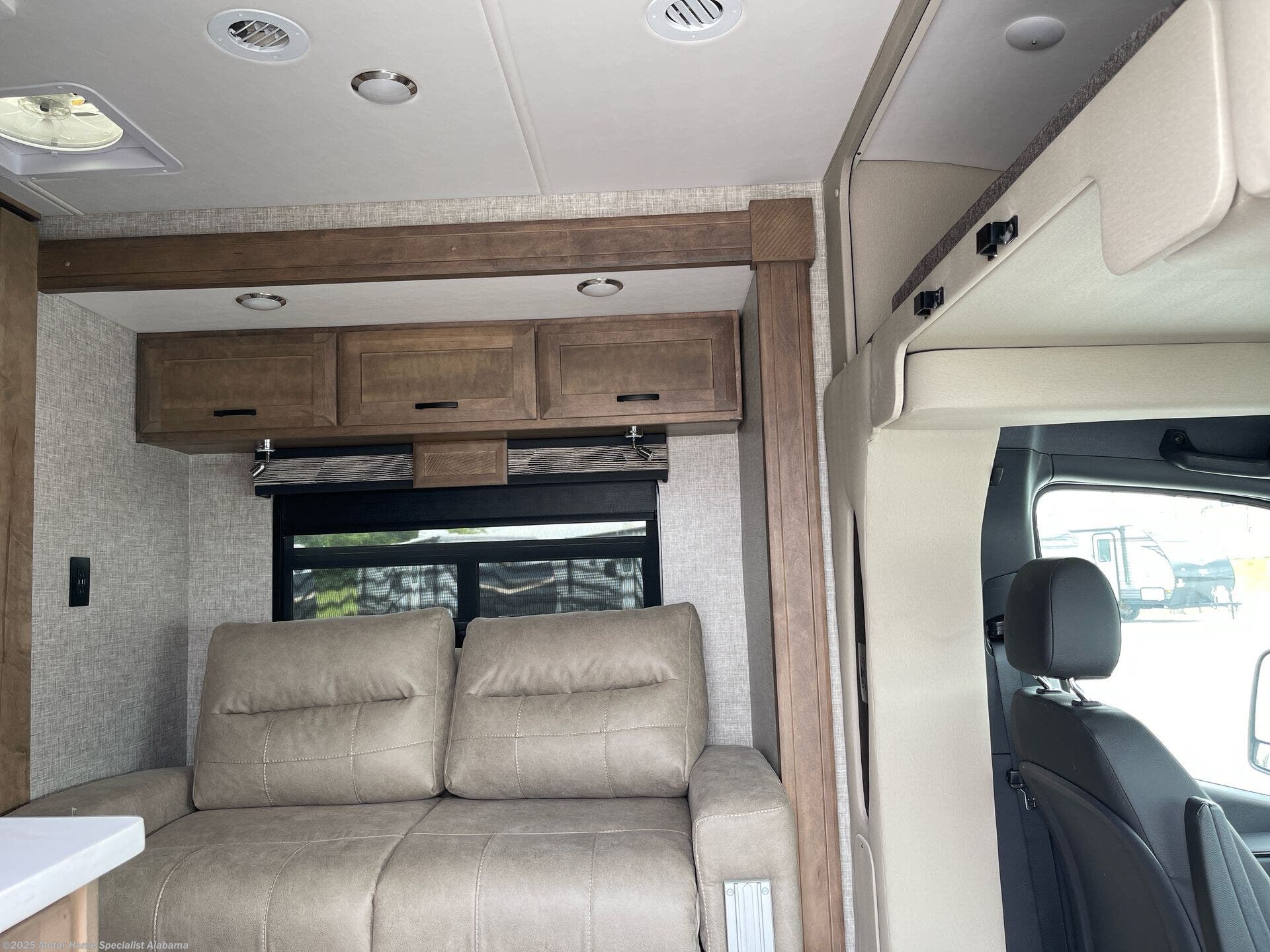 Call now about this 2025 Tiffin Wayfarer 25 RW! 2025 Tiffin Wayfarer 25 RW - New Class C For Sale by Motor Home Specialist Alabama in Montgomery, Alabama