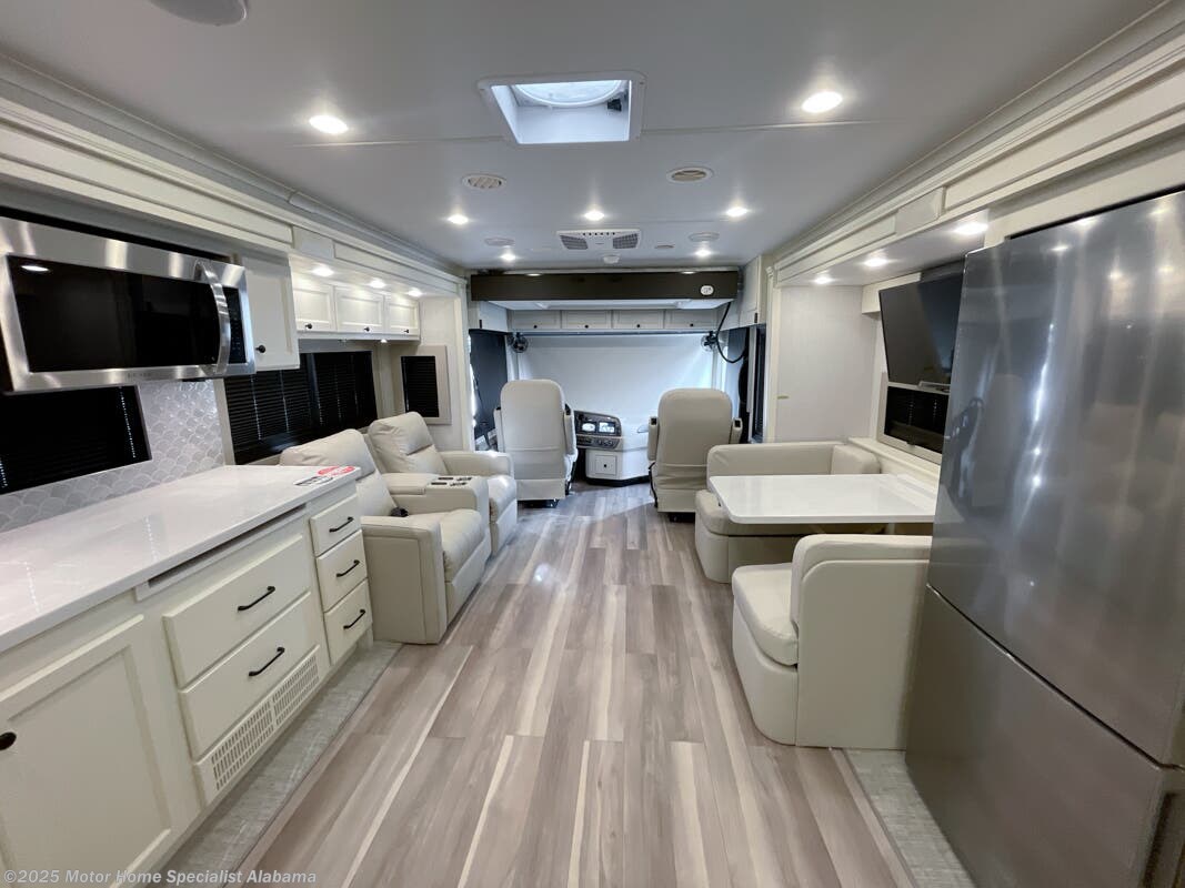 Call now about this 2026 Tiffin Byway 38 BL! 2026 Tiffin Byway 38 BL - New Diesel Pusher For Sale by Motor Home Specialist Alabama in Montgomery, Alabama