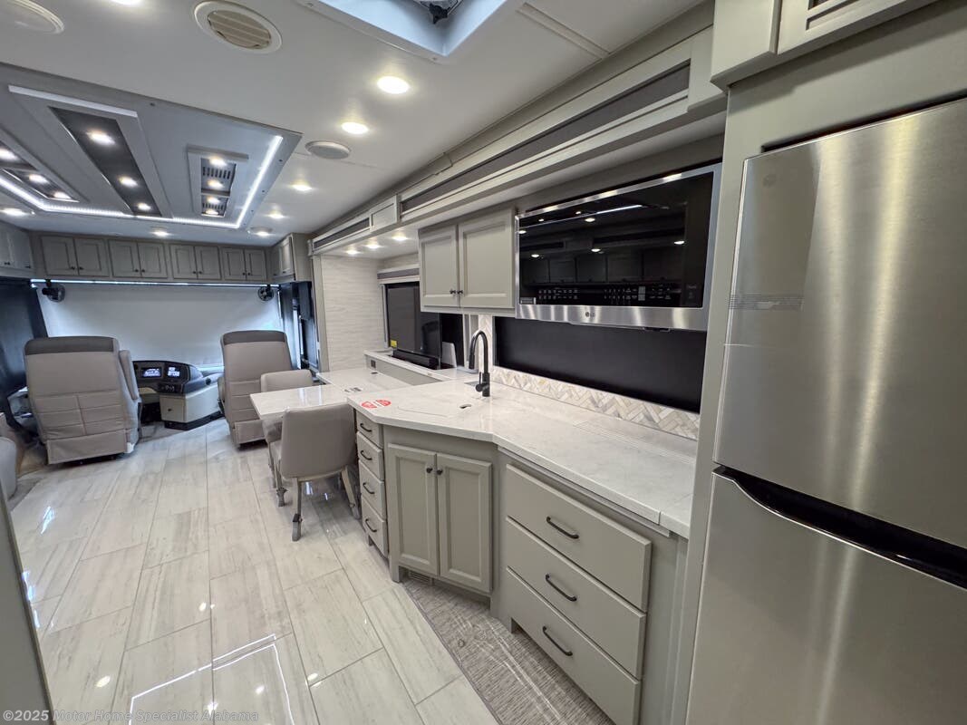 Call now about this 2026 Tiffin Allegro Red 33AA! 2026 Tiffin Allegro Red 33AA - New Diesel Pusher For Sale by Motor Home Specialist Alabama in Montgomery, Alabama