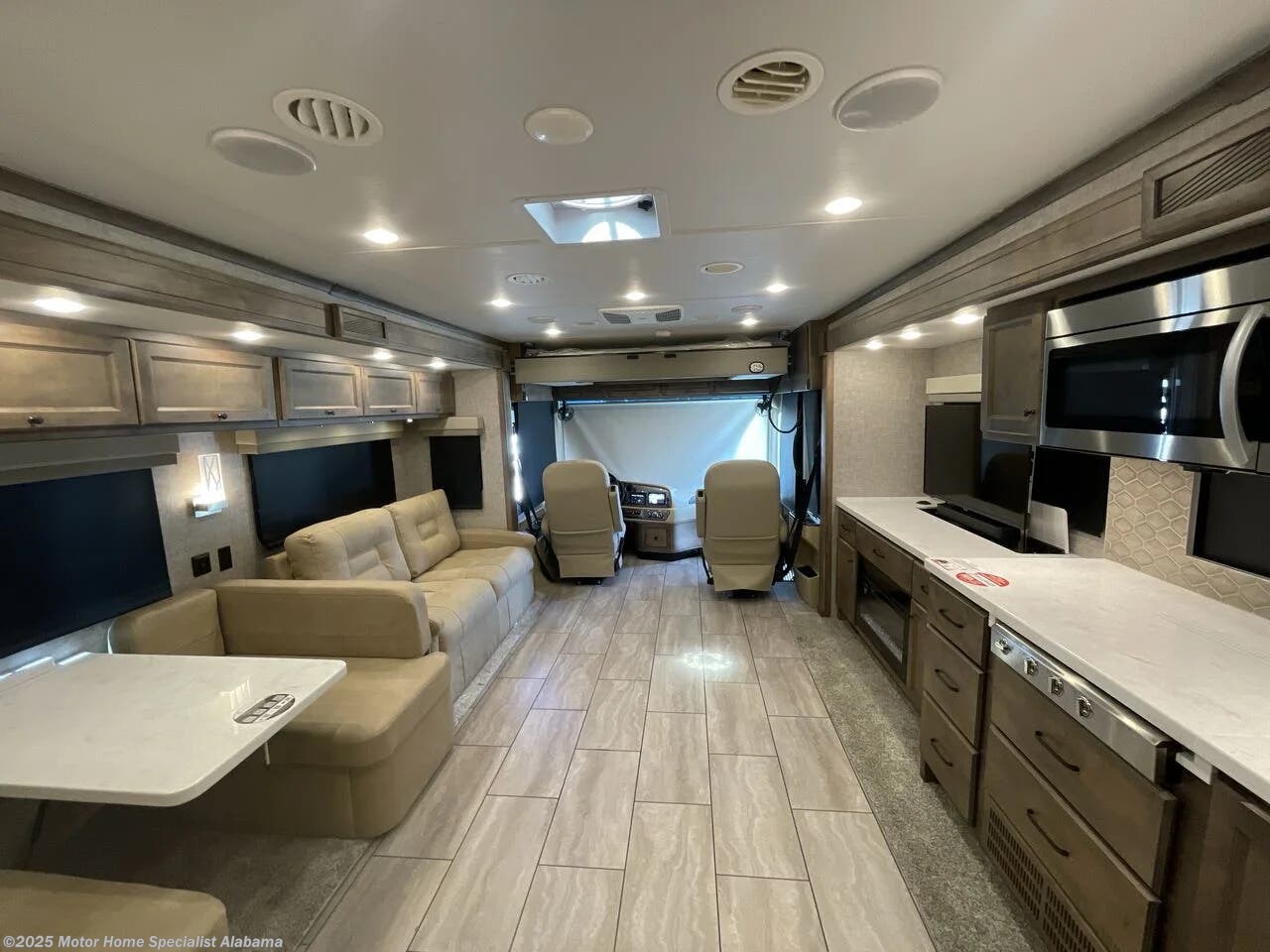 Call now about this 2025 Tiffin Byway 38 CL! 2025 Tiffin Byway 38 CL - New Diesel Pusher For Sale by Motor Home Specialist Alabama in Montgomery, Alabama features Theater Seating, Bath & 1/2