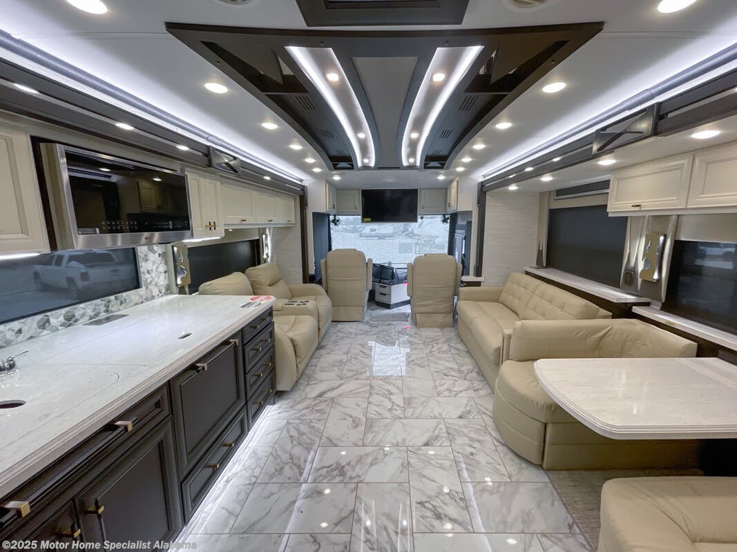 Call now about this 2026 Tiffin Allegro Bus 40 IP! 2026 Tiffin Allegro Bus 40 IP - New Diesel Pusher For Sale by Motor Home Specialist Alabama in Montgomery, Alabama features Theater Seating, Bath & 1/2