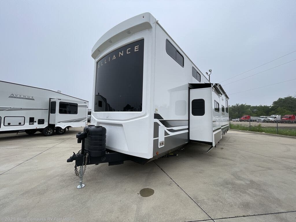 Email now about this 2025 Alliance RV Benchmark 44LFT! New 2025 Alliance RV Benchmark 44LFT available in Fort Worth, Texas