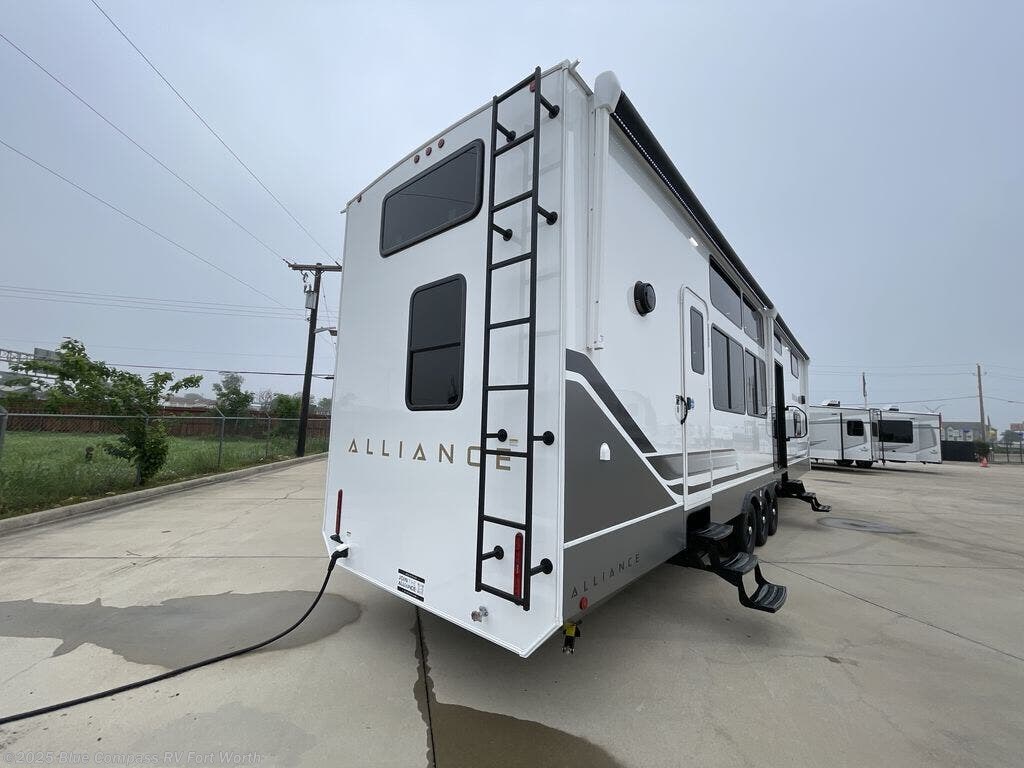 New 2025 Alliance RV Benchmark 44LFT available in Fort Worth, Texas