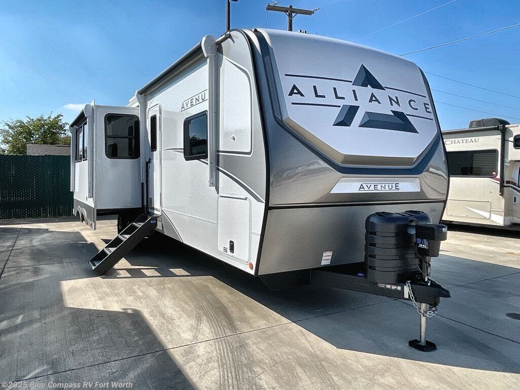 Contact us now about this 2026 Alliance RV Avenue 333BH! 2026 Avenue 333BH by Alliance RV from Blue Compass RV Fort Worth in Fort Worth, Texas