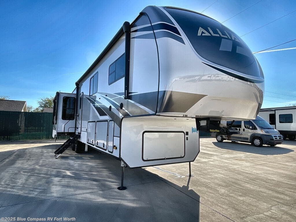 Call now about this 2021 Alliance RV Paradigm 390MP! 2021 Alliance RV Paradigm 390MP - Used Fifth Wheel For Sale by Blue Compass RV Fort Worth in Fort Worth, Texas