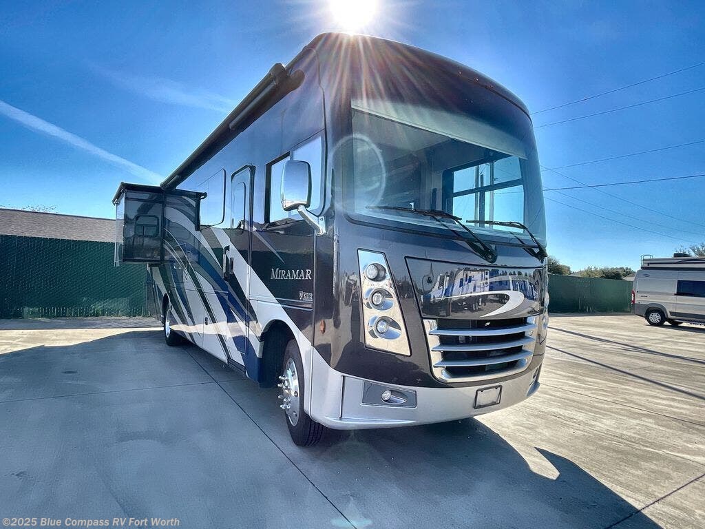 Call now about this 2020 Thor Motor Coach Miramar 32.2! 2020 Thor Motor Coach Miramar 32.2 - Used Class A For Sale by Blue Compass RV Fort Worth in Fort Worth, Texas