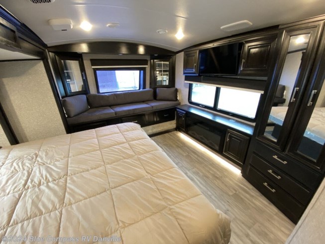 2022 Pinnacle 36SSWS by Jayco from Blue Compass RV Danville in Ringgold, Virginia