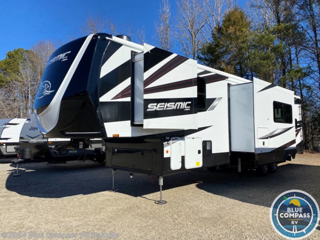2024 Seismic 359 by Jayco from Blue Compass RV Danville in Ringgold, Virginia